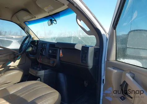 2018 Chevrolet Express 2500 Work Van из США, поврежденный, VIN 1GCWGAFP8J1334014